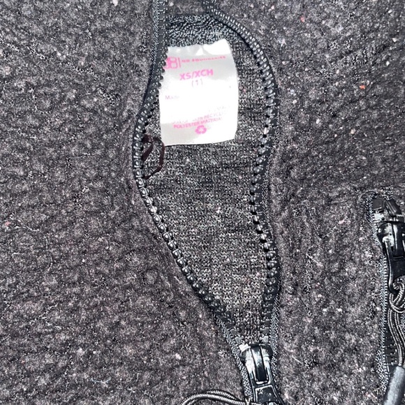 Black Woven  Pull Over - Picture 2 of 2